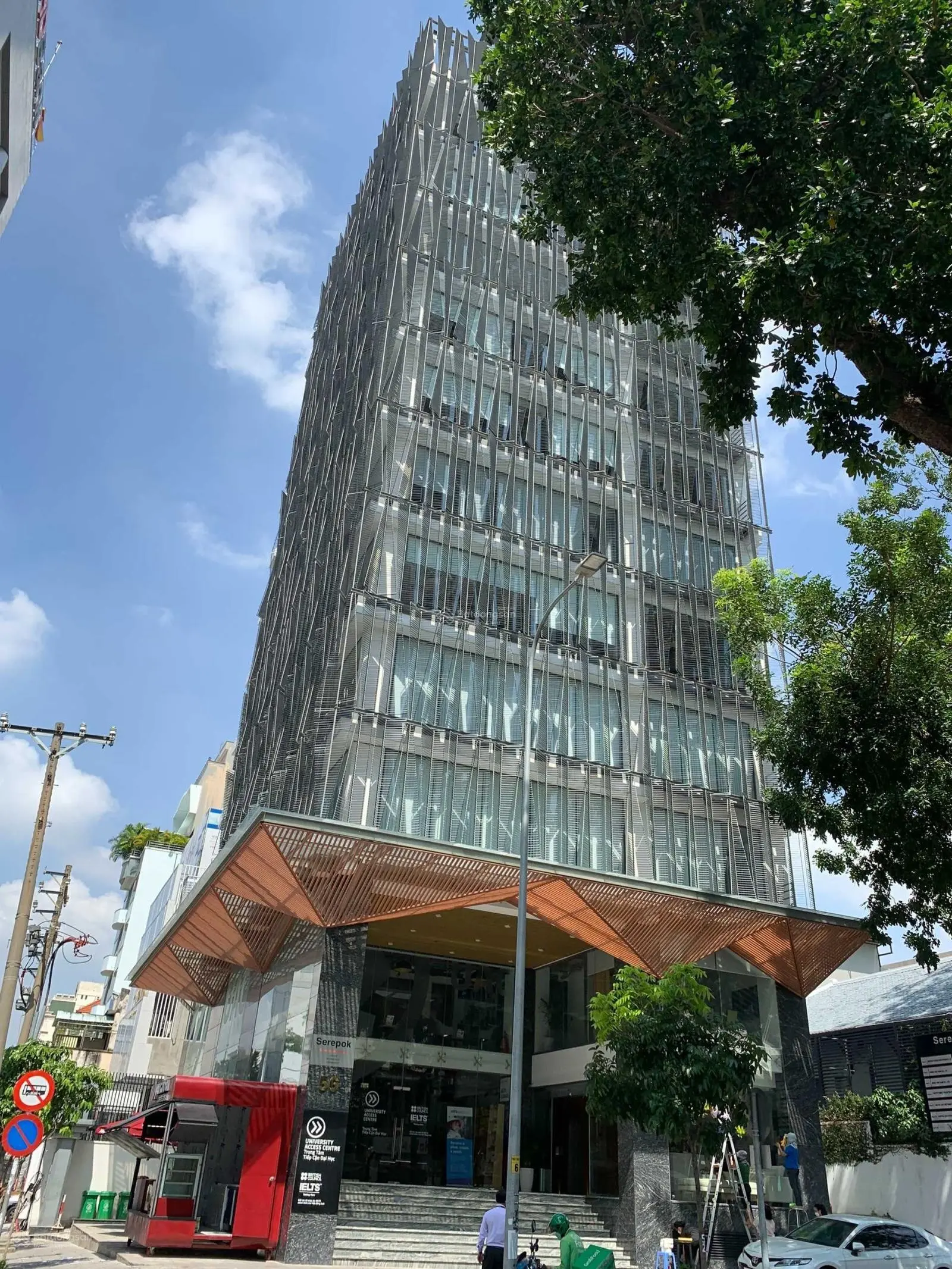Mẹ tôi bán tòa nhà CHDV P. Bình Thuận, Q7(13x25m) hầm 6 lầu, 2 TM, 53 phòng HĐT: 450tr/th, 54 tỷ