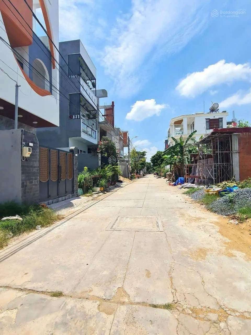 Bán nhà mới cực xinh, đường 9m, KDC Đ. Long Phước, Quận 9, đối diện ký túc xá ĐH Luật Cơ Sở 3