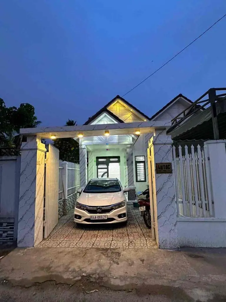 Bán gấp giá tốt nhà mặt tiền lộ nhựa phường 3