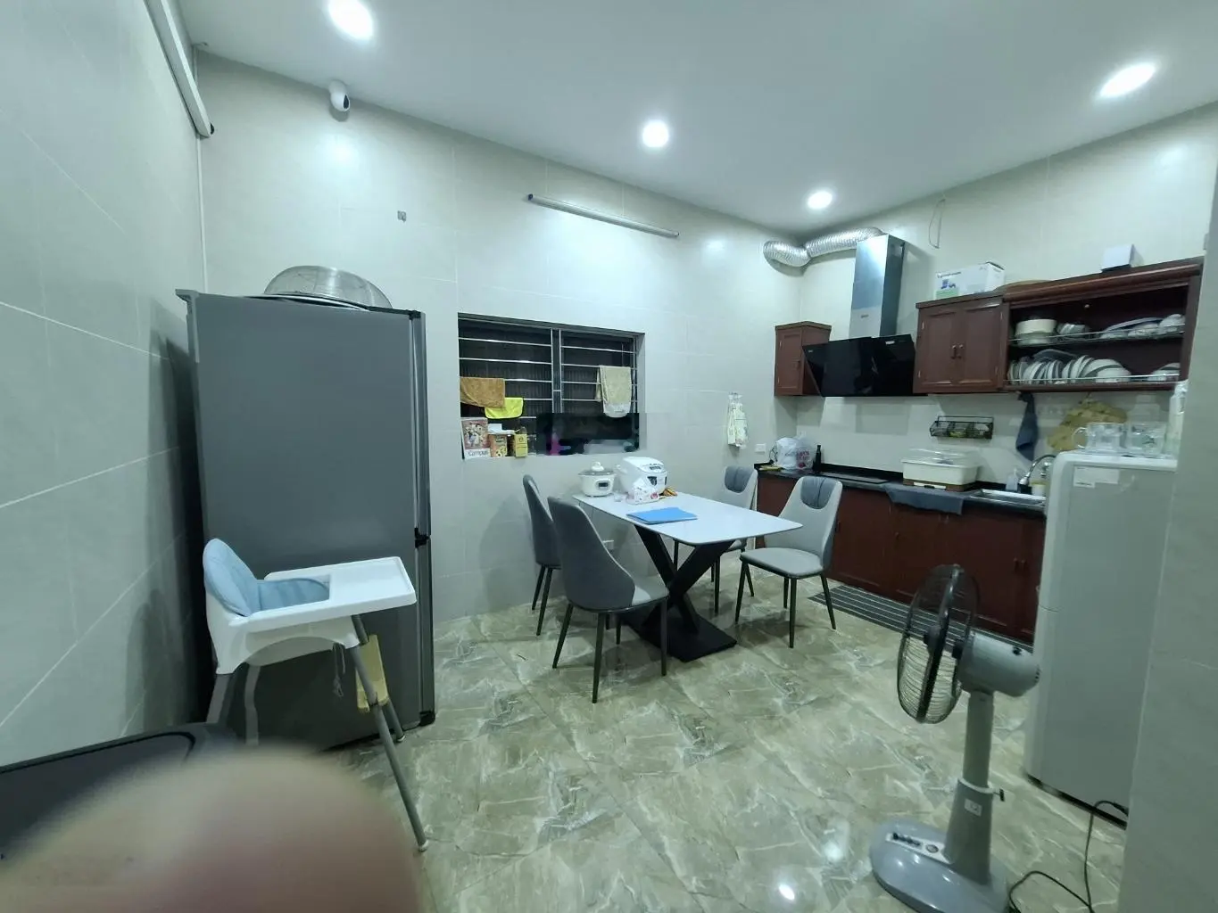 Bán nhà Trần Quốc Hoàn 2 thoáng trước sau - ô tô tránh vào nhà - phân lô 22 tỷ