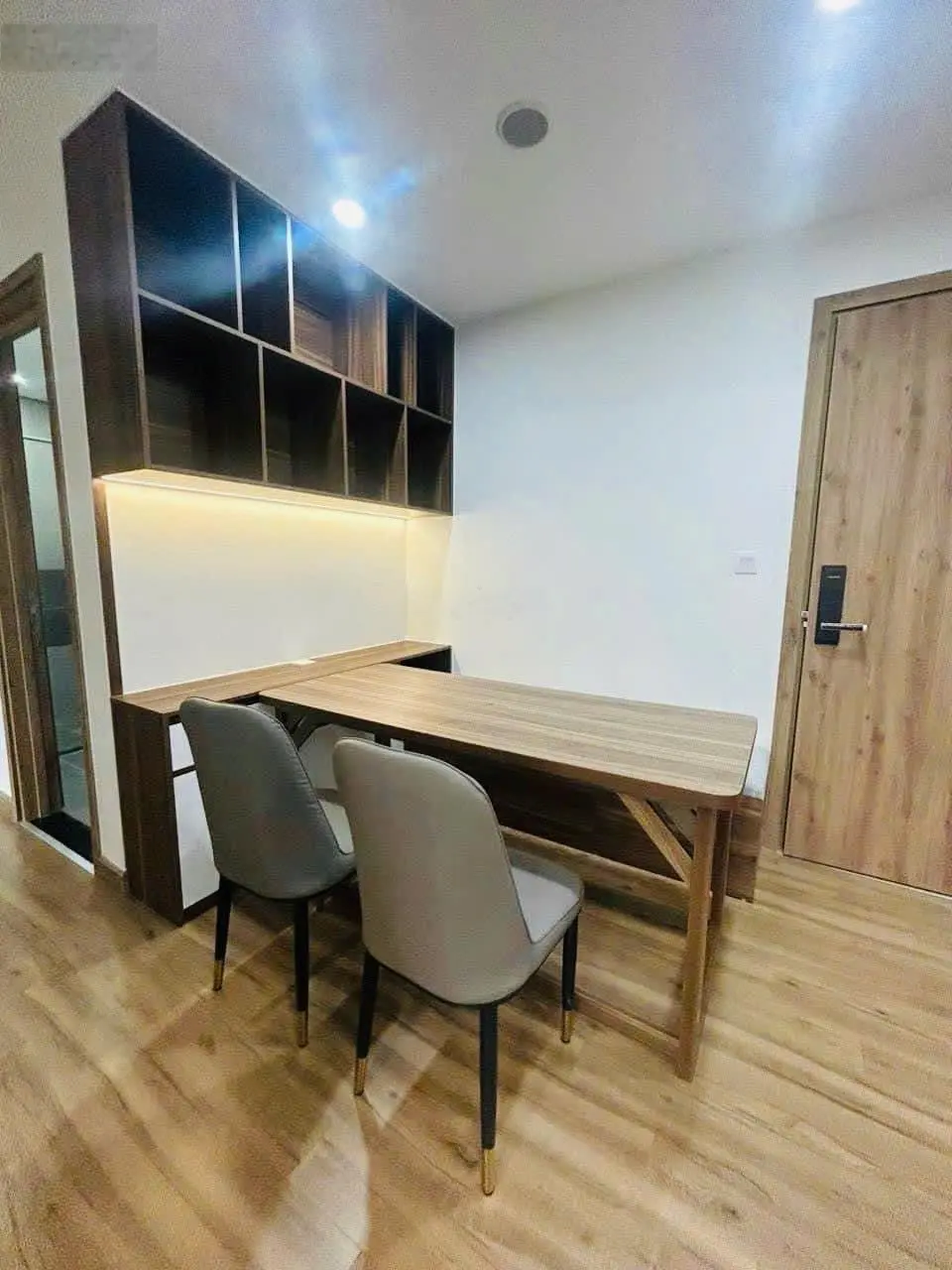 Bán nhanh căn hộ 2pn1vs full nội thất