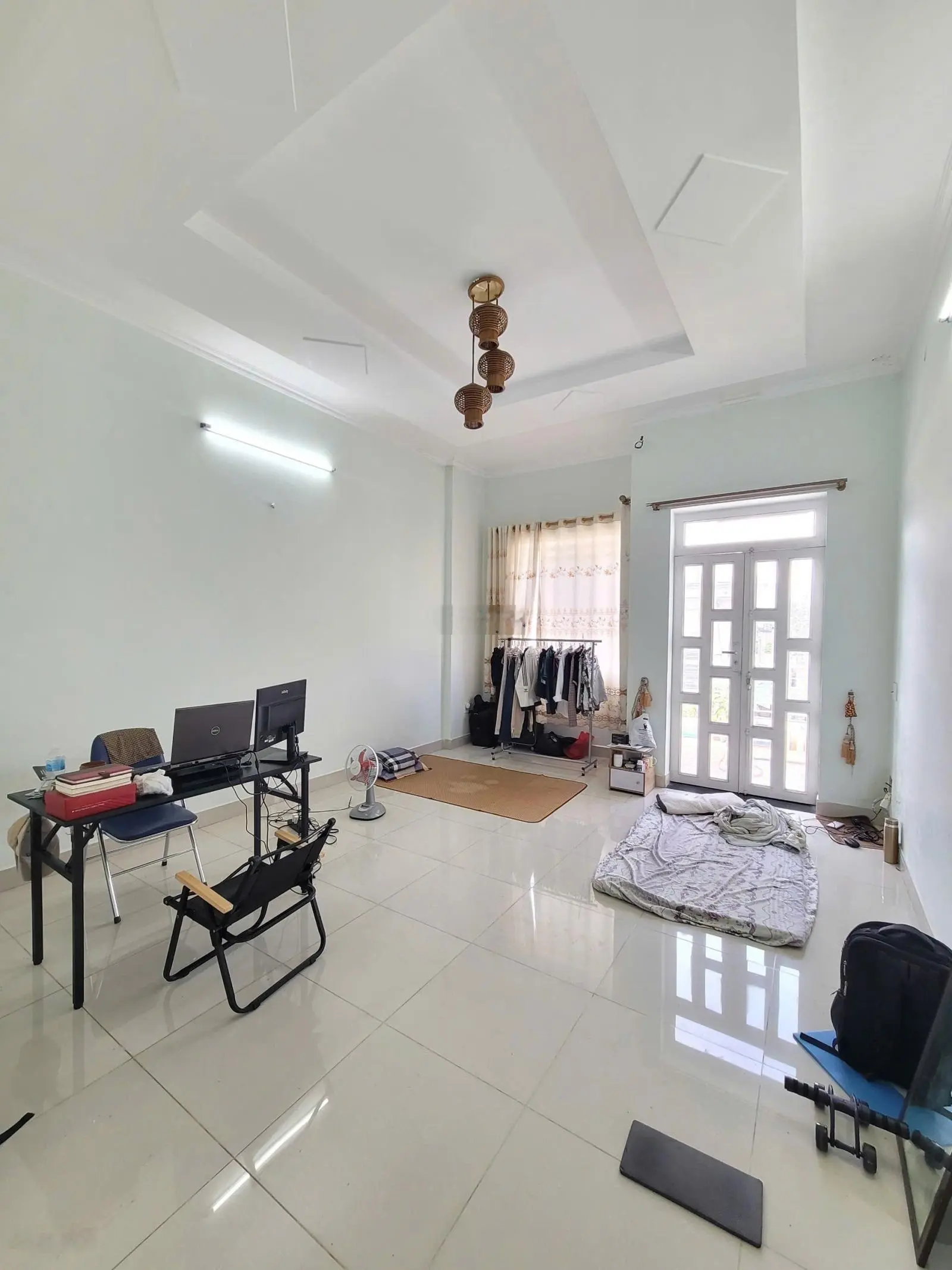 Nhà 4.6x15.5m, 2 lầu, 3.85 tỷ TL, Trung tâm hành chính Dĩ An, nhà còn mới, đường OTO thông 2 đầu