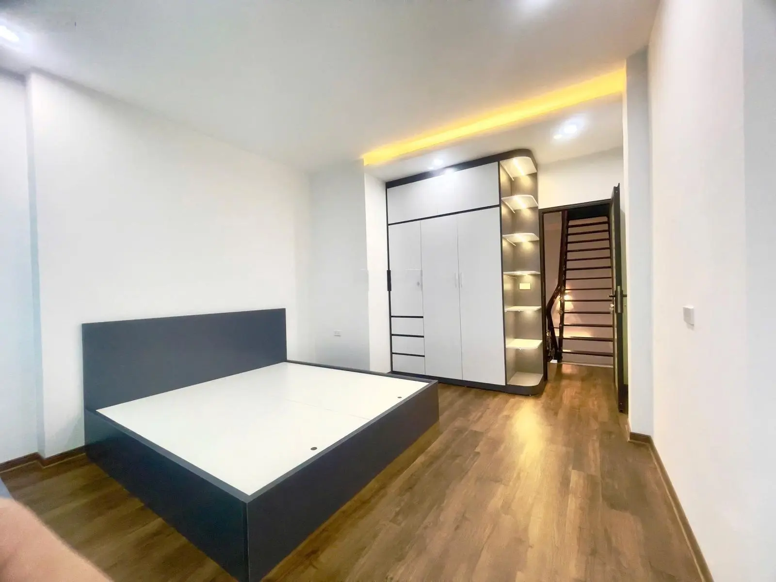 Chính Chủ Bán Nhà Mới Triều Khúc - Tân Triều - Nguyễn Xiển Full Nội Thất - DT 39m2 Giá 5,6 Tỷ
