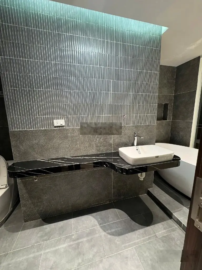 Bán nhà hồng tiến - 60m2 xây 6 tầng - thang máy - ô tô đỗ cửa - 10m ra phố hồng tiến chỉ 13 tỷ