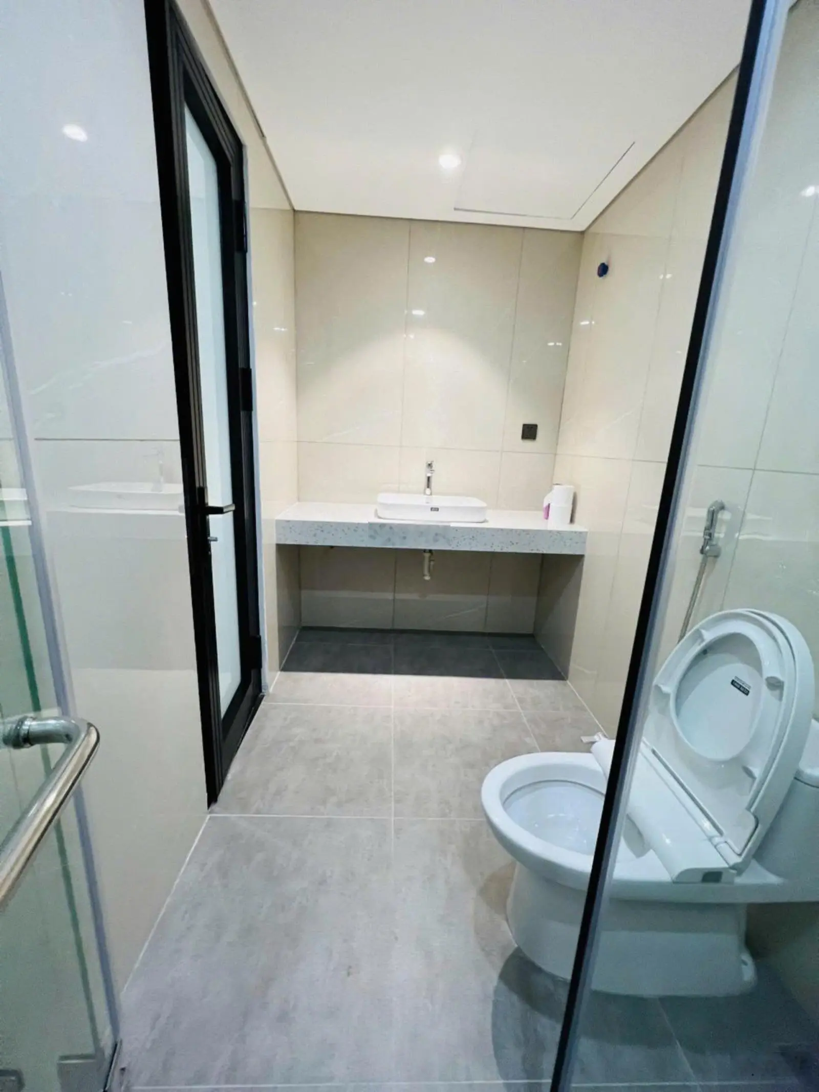 VIP - Hoàng Đạo Thành - căn hộ TT như penhouse với 2 tầng x 160m - giá siêu tốt
