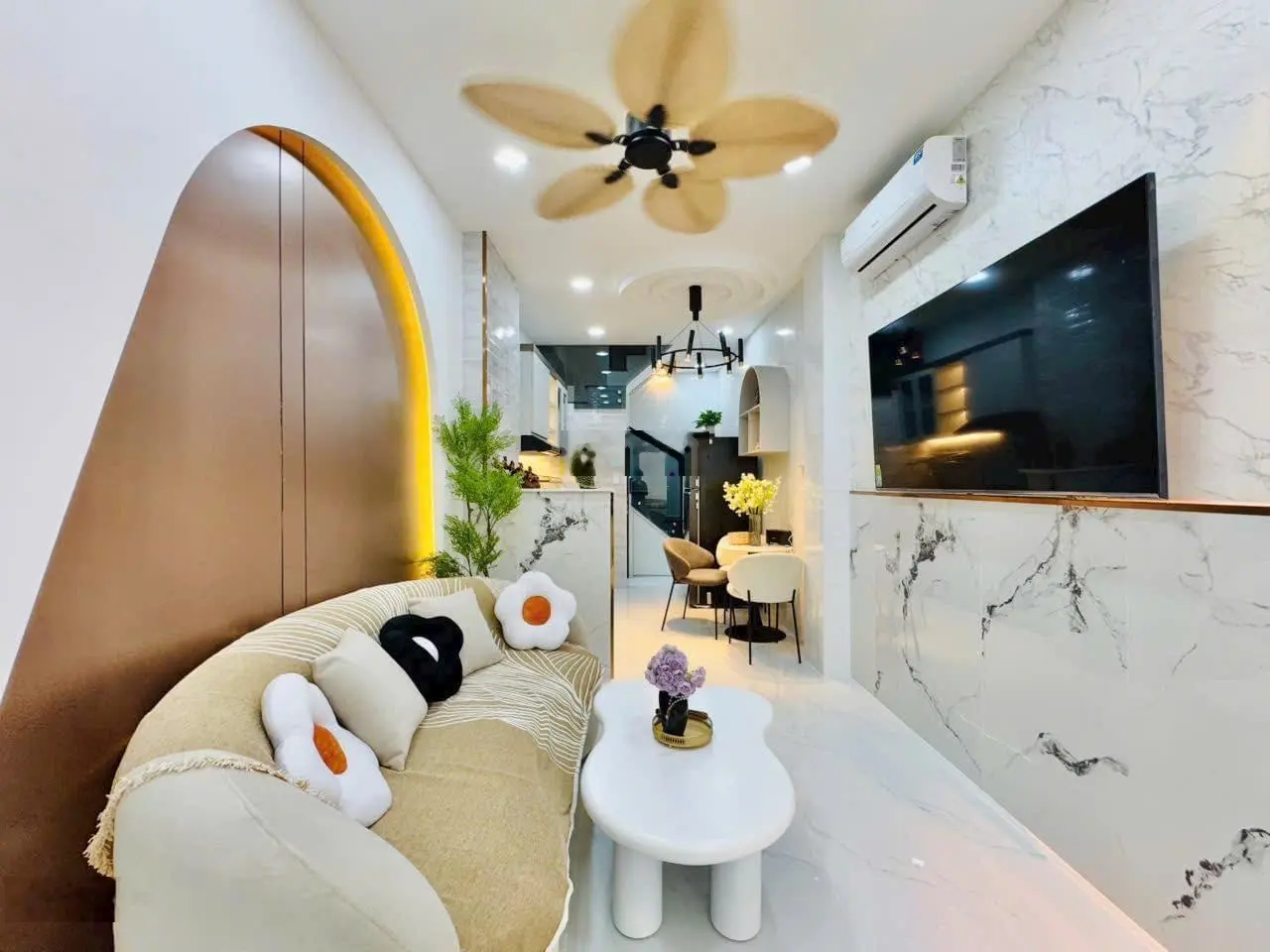 Chuyển công tác bán nhà đường 6m Đinh Tiên Hoàng, Q1, Giá 3tỷ6/ 68,2m2 cho thuê 28tr gần ĐH Y Dược