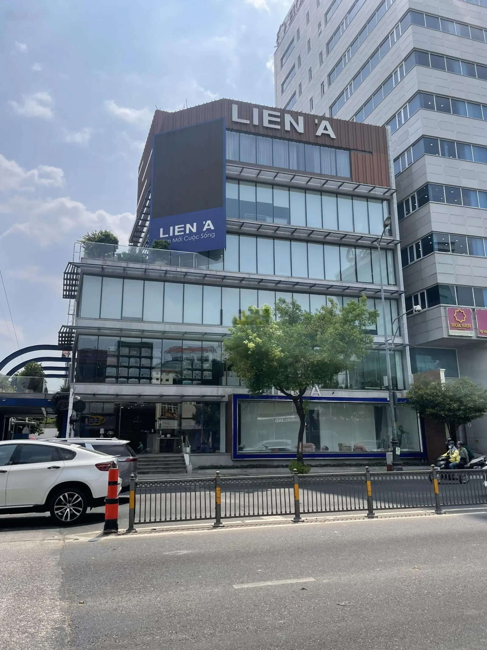 Bán tòa nhà góc 2 mặt tiền cao thắng p.3 q3 -dt: 12x40m hầm 11 lầu hđt 850tr/th giá 280 tỷ