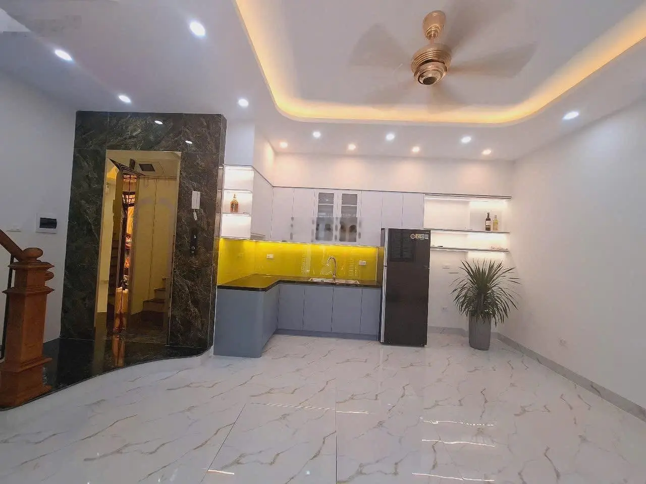 Nhà mới đường 18m - mỗ lao vị trí siêu đẹp 5 tầng thang máy - mt 6.4m