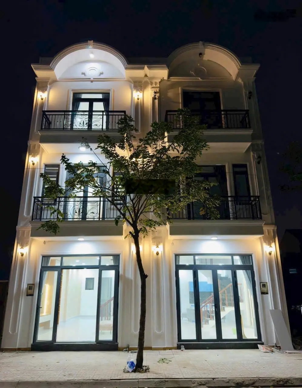 Nhà mặt tiền đẹp chủ nhà cần bán gấp để thanh toán ngân hàng