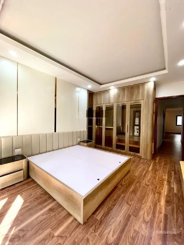 Nhà phố Bạch Đằng, Đầm Trấu ,45m2, 5 tầng, có gala oto, trang bị thang máy nhập khẩu, giá 9.9tỷ
