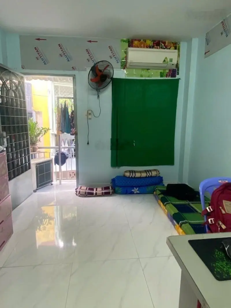 Bán nhà 3 tầng Sư Vạn Hạnh, Q.10 sát mặt tiền 3 phòng ngủ chỉ 4 tỷ