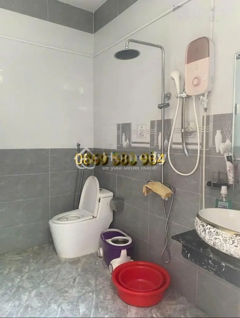 Nhà gần trường học tân kiên , bến xe miền tây , bệnh viện nhi đồng thành phố . vvv