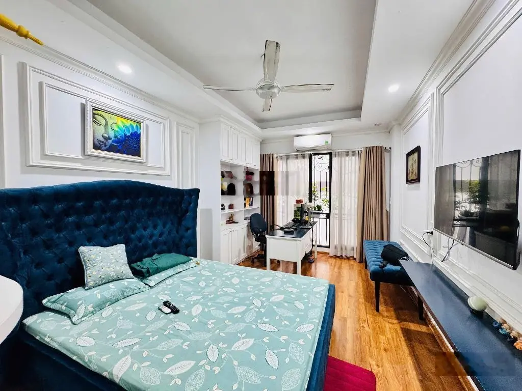 Bán nhà mới Cổ Nhuế, 35m2 6 tầng thang máy ngõ nông ở ngay đón Tết. Giá chỉ 6.1 tỷ.