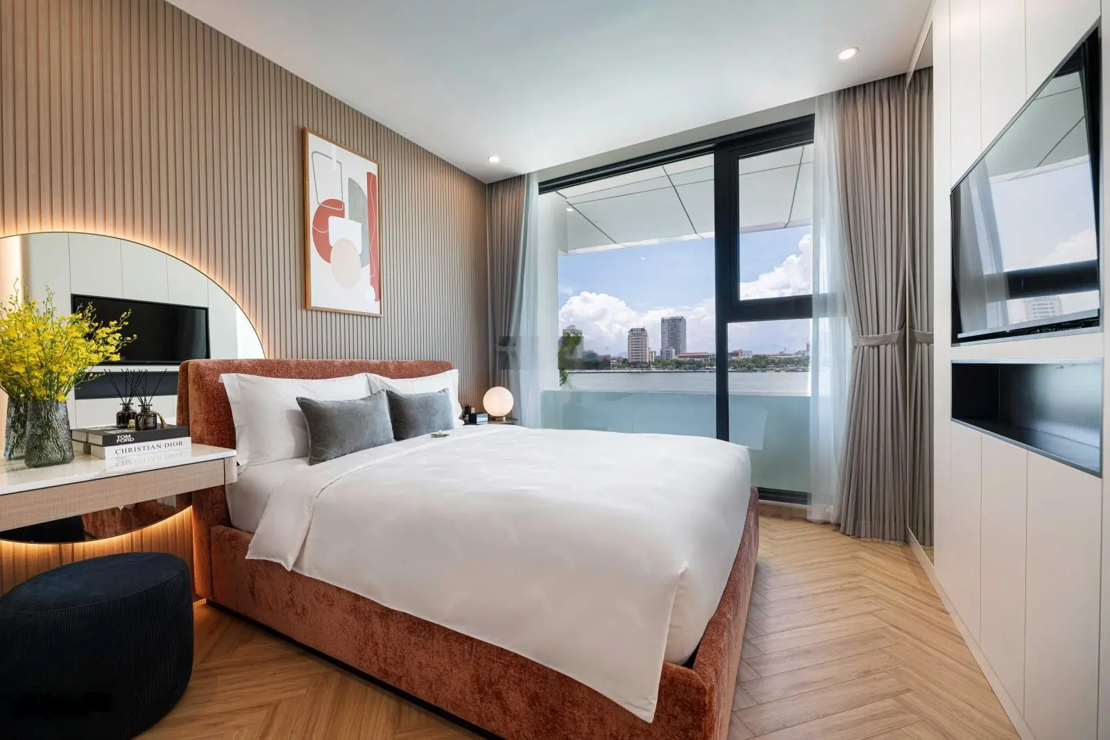 Căn hộ cao cấp 2PN view trực diện sông Hàn, vốn chỉ từ 1.4 tỷ (NH hỗ trợ vay 70%). CK cao nhất 18%