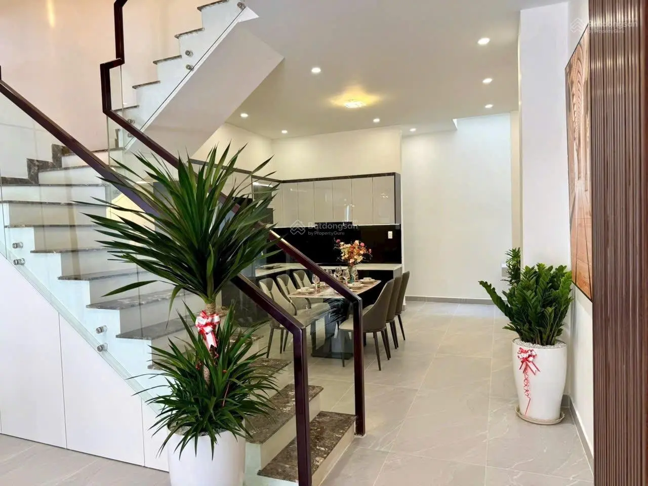 Chính chủ bán nhà DT:4,8x13 giá 6 tỷ 79,1 trệt 2 lầu,sổ hồng ,HBC,TĐ,0908284781-0908016419