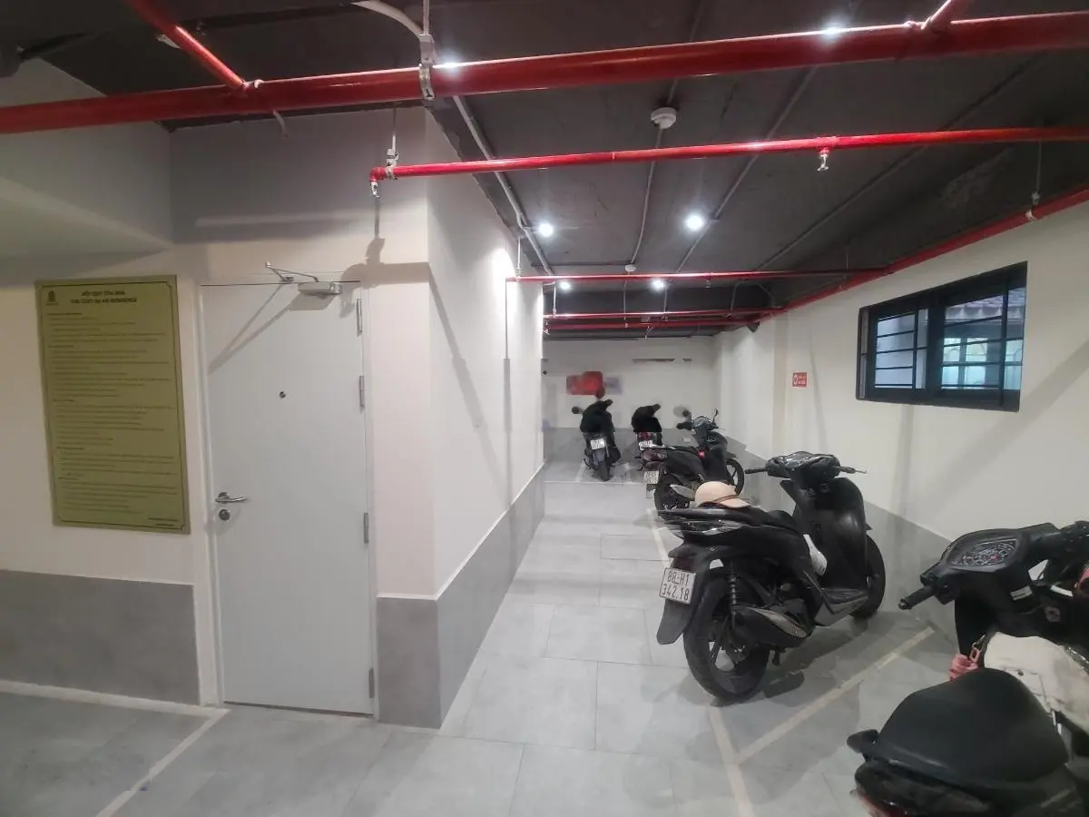 Lô góc! Toà nhà mặt phố 8T thang máy Cự Lộc, oto dừng đỗ vỉa hè dòng tiền 3 tỷ/năm 97m2*7T. 31 tỷ