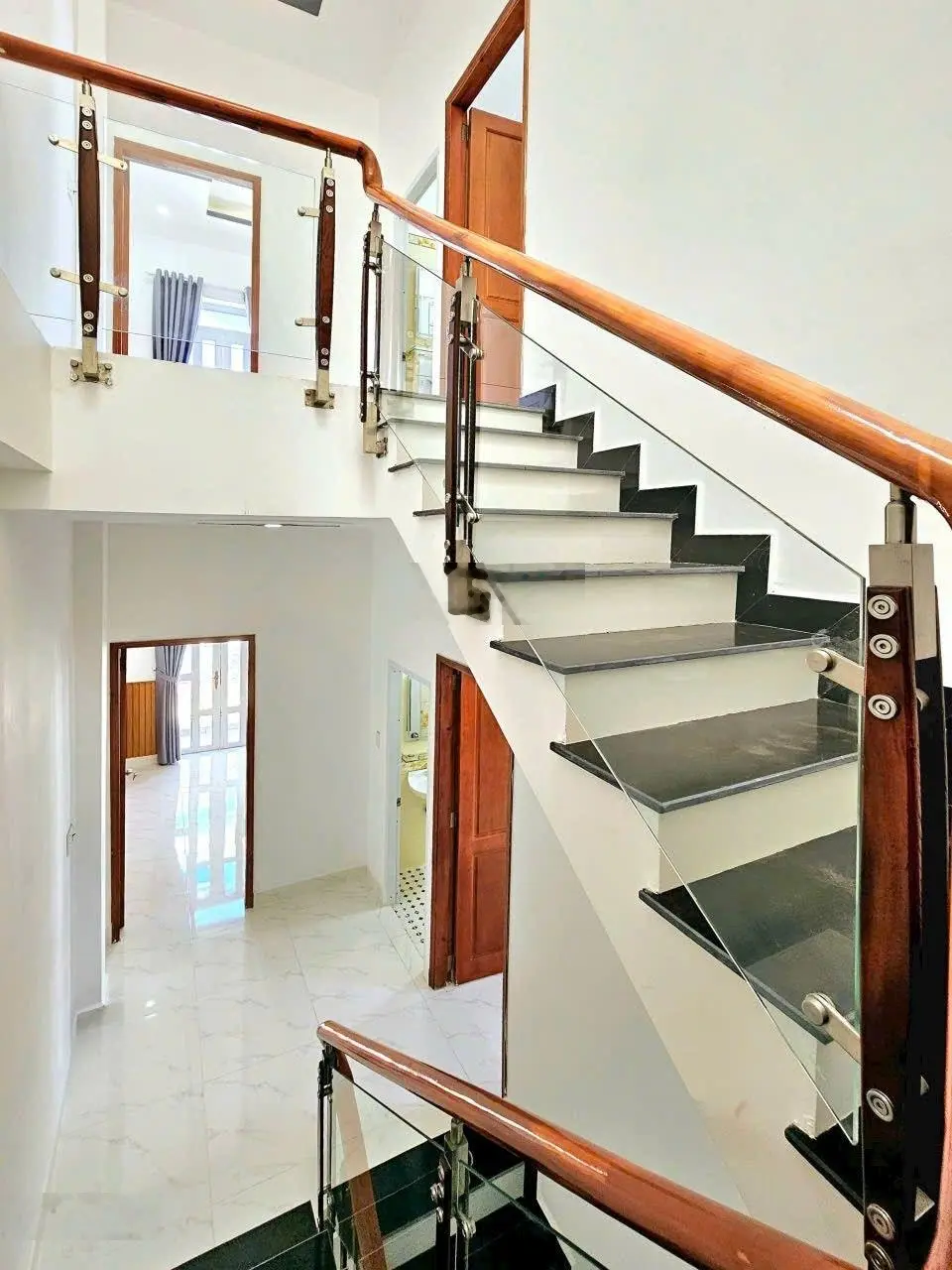 Bán nhà hẻm xe hơi 1942 Huỳnh Tấn Phát. TT Nhà Bè. Dt 5x12.5m. 3 tầng. Giá 5 tỷ 250 tr