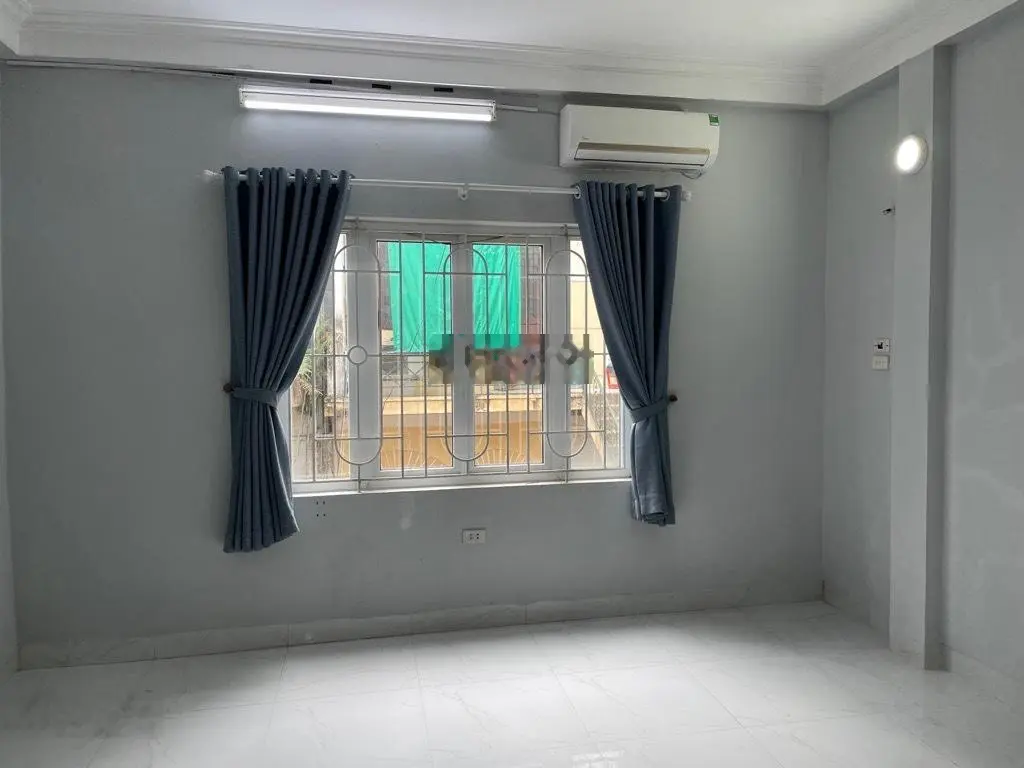 Nhà hiếm Phúc Tân - Hoàn Kiếm giá chỉ 5.5 tỷ, khu vực sầm uất di chuyển siêu tiện. LH 0979 389 ***