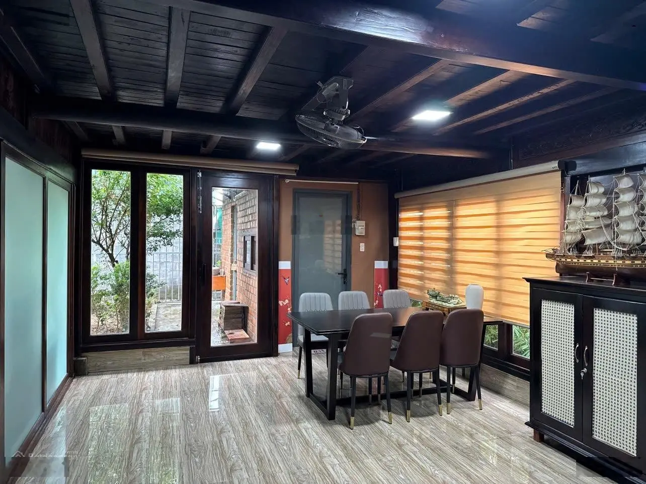 Bán Biệt thự nhà vườn gỗ Nu và xá xí tại trung tâm diên Khánh
