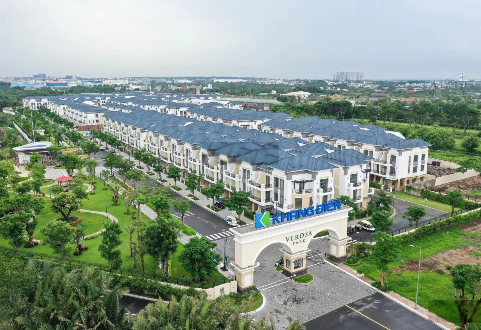 Cần bán căn 6x15m - DT 90m2 - giá chỉ 12 tỷ tại Verosa Park. Sổ hồng riêng. Giá tốt nhất tại Verosa