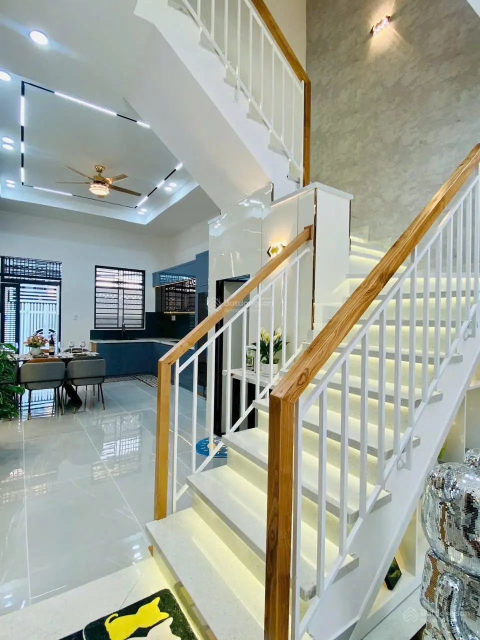 Siêu rẻ! 253 Cách Mạng Tháng 8, P12, Quận 10, DT: 71m2, sổ hồng riêng chính chủ