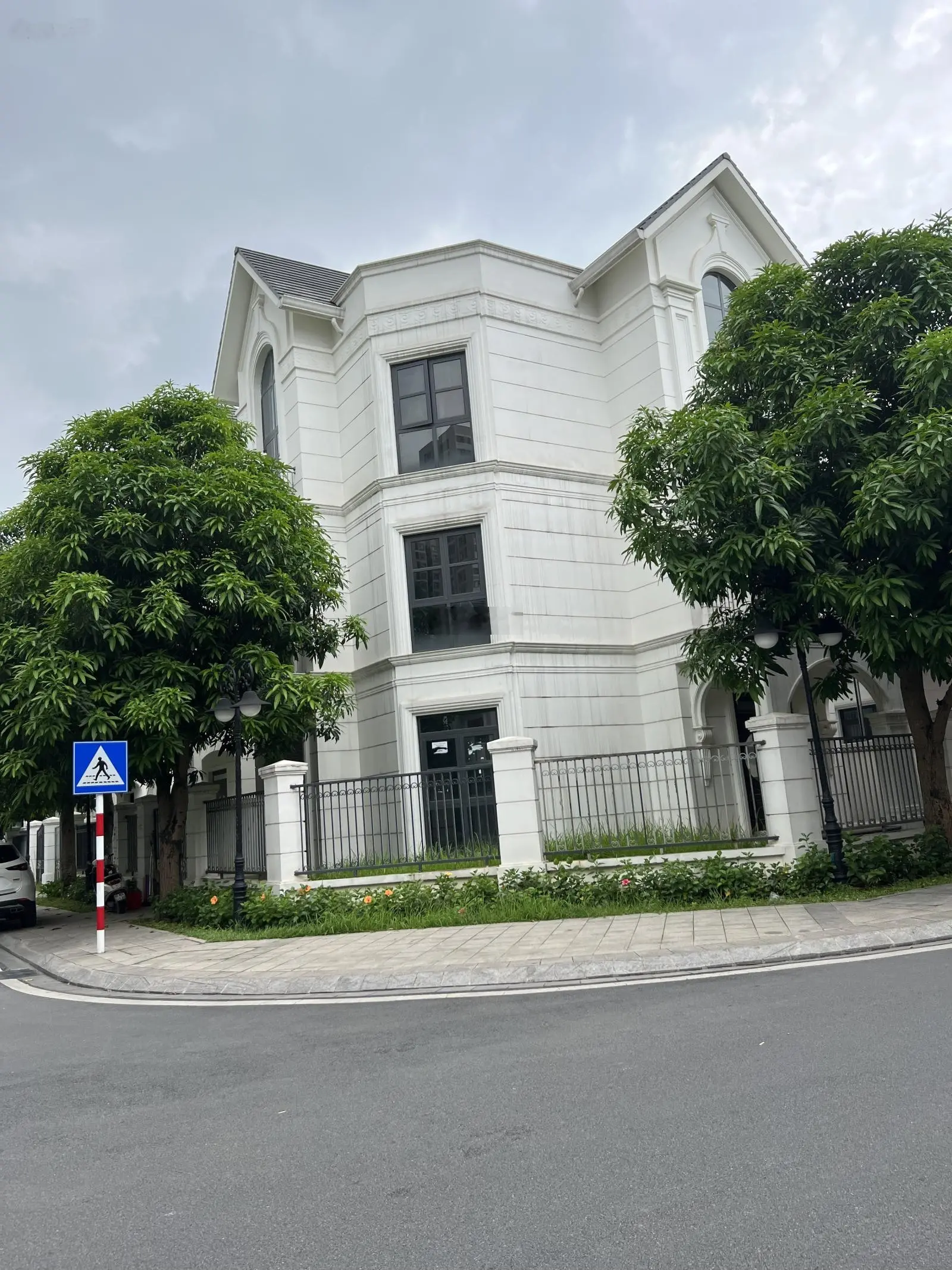 BÁN ĐƠN LẬP GÓC GIÁ RẺ NHẤT DỰ ÁN DT 224m2, CHỈ 45 TỶ PHÂN KHU SAN HÔ LH 0934 663 ***
