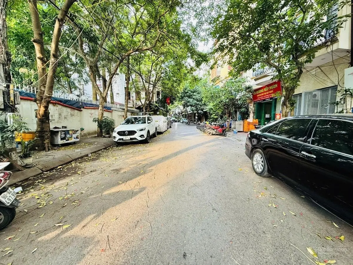 Chính Chủ gửi bán nhà phân lô Trung Kính 64m2, 5T, giá siêu hời 18,9 tỷ đoạn đường đôi cách phố 30m