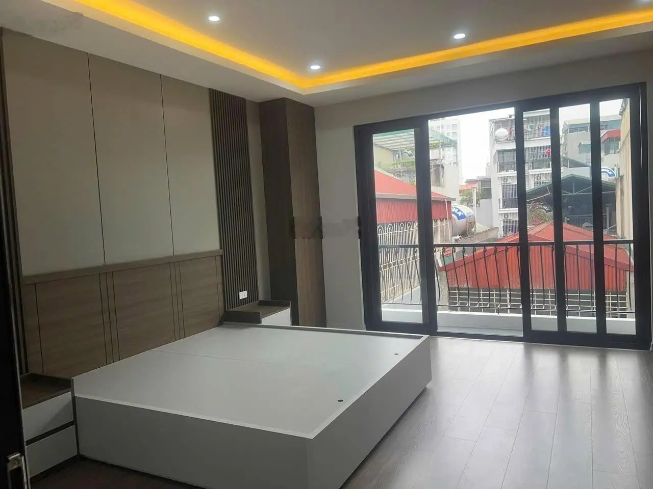 Thanh Xuân siêu phẩm đẹp thang máy ô tô vào nhà 50 m2 - 6 tầng - chỉ 16.7 tỷ
