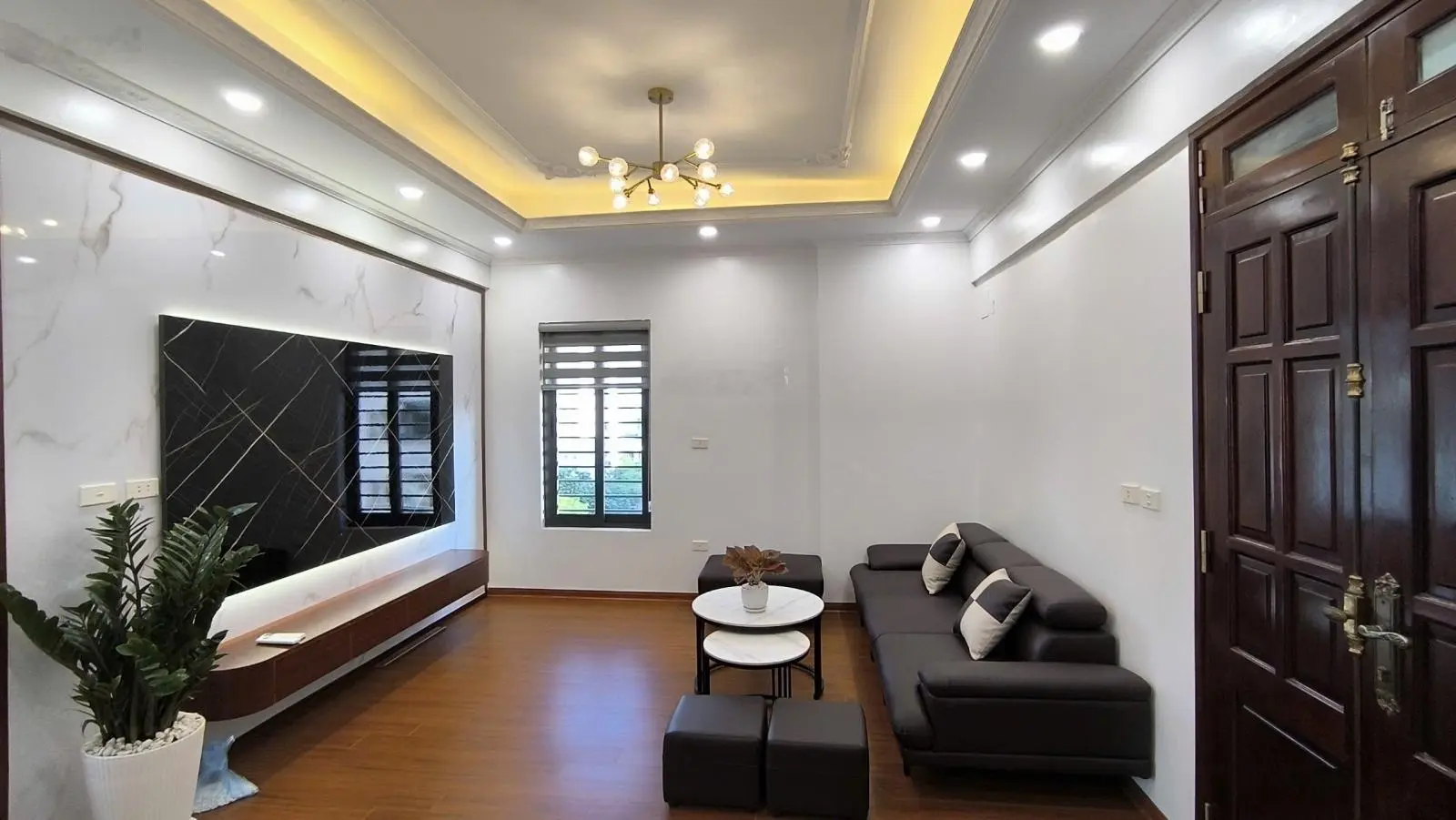 Bán căn hộ tại dự án: C2 - Nguyễn Cơ Thạch 2PN + 1 2VS, 82m2, full nội thất. LH 0357 536 ***