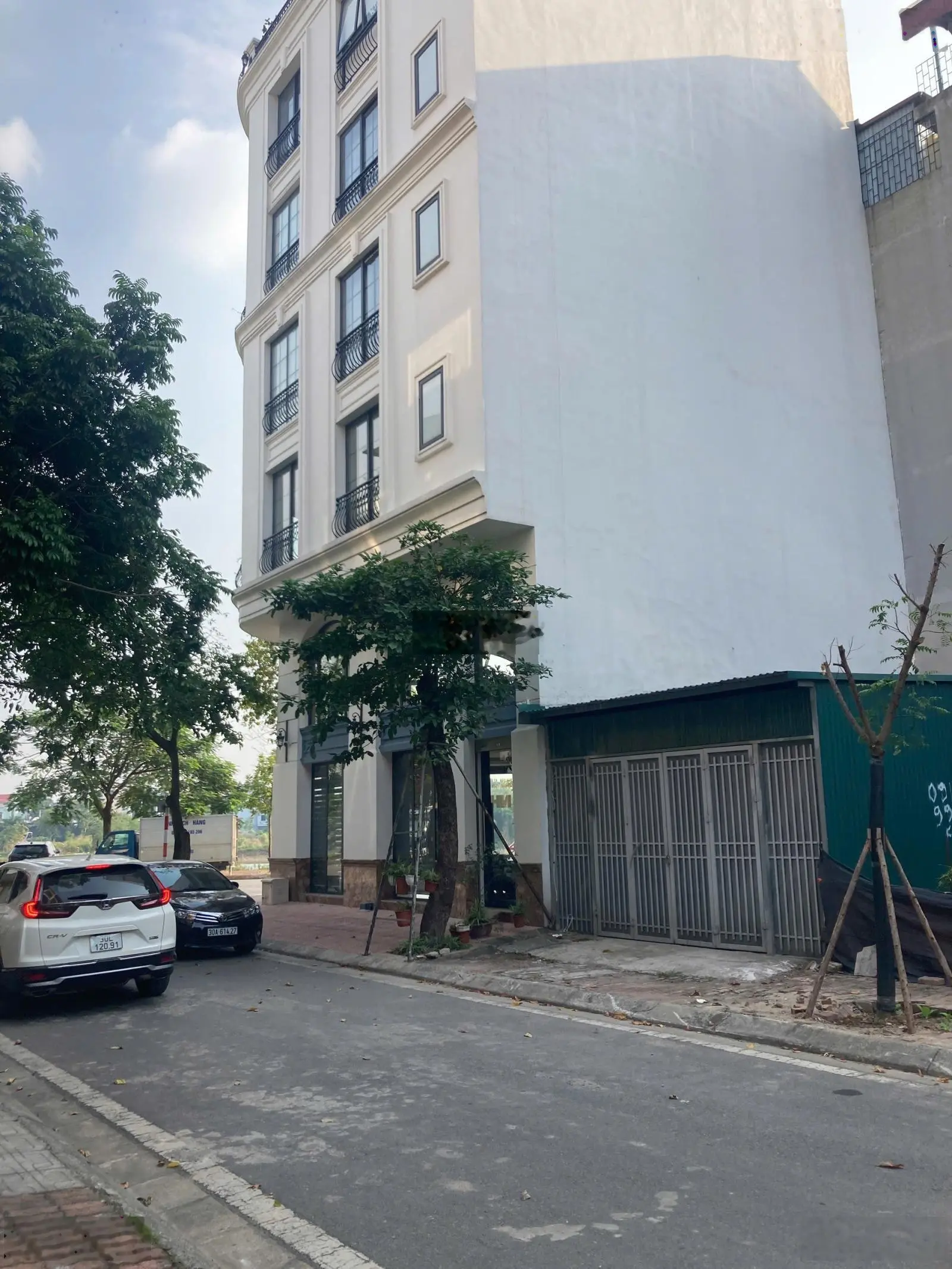 Bán 3 lô đất đẹp, vị trí đắc địa, để ở hay xây toà văn phòng tại Thạch Bàn, Long Biên, Hà Nội.