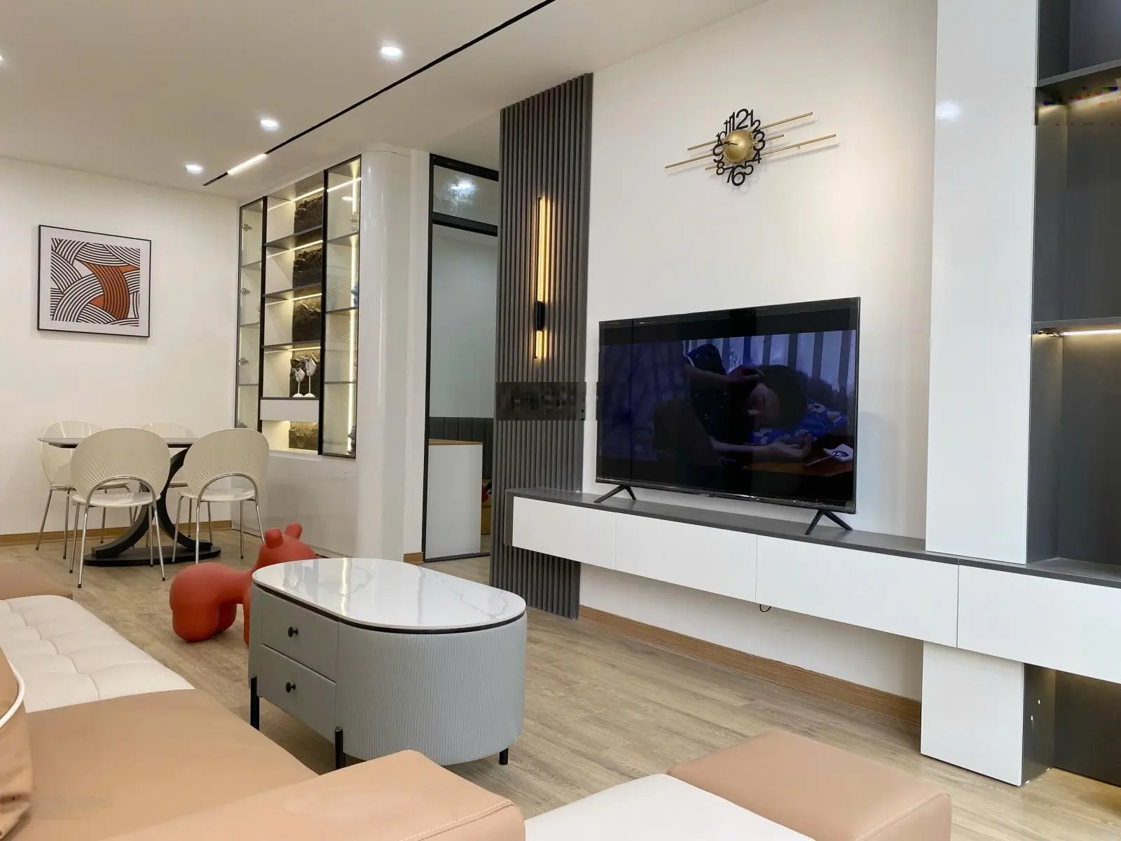 Nhỉnh 3 tỷ sở hữu ngay căn hộ 90m2 3pn2vs mặt đường Đại Lộ Thăng Long Full nội thất pháp lý rõ ràng