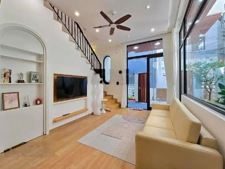 Bán nhà Xuân Diệu phong thái Châu Âu - 78m2 x 4T x MT 4m - Ngõ thông gần Hồ Tây - 3 ngủ ở sướng