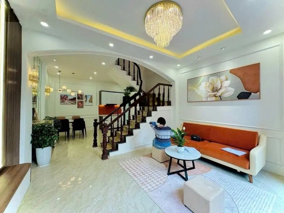 Bán nhà riêng 5 tầng, 4PN, 4WC, 55m2, giá 9 tỷ tại Phố Hoàng Cầu, Đống Đa, Hà Nội