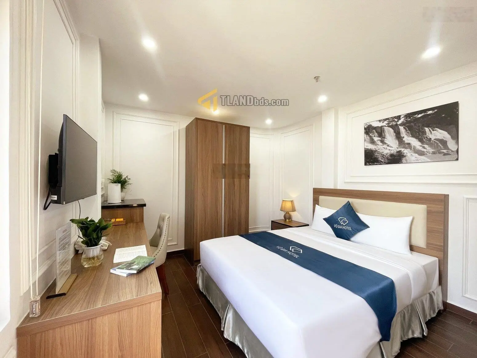 Bán khách sạn ngay trung tâm phường 1, Đà Lạt, đi bộ ra hồ, 21 phòng Doanh thu 300tr, giá 46 tỷ