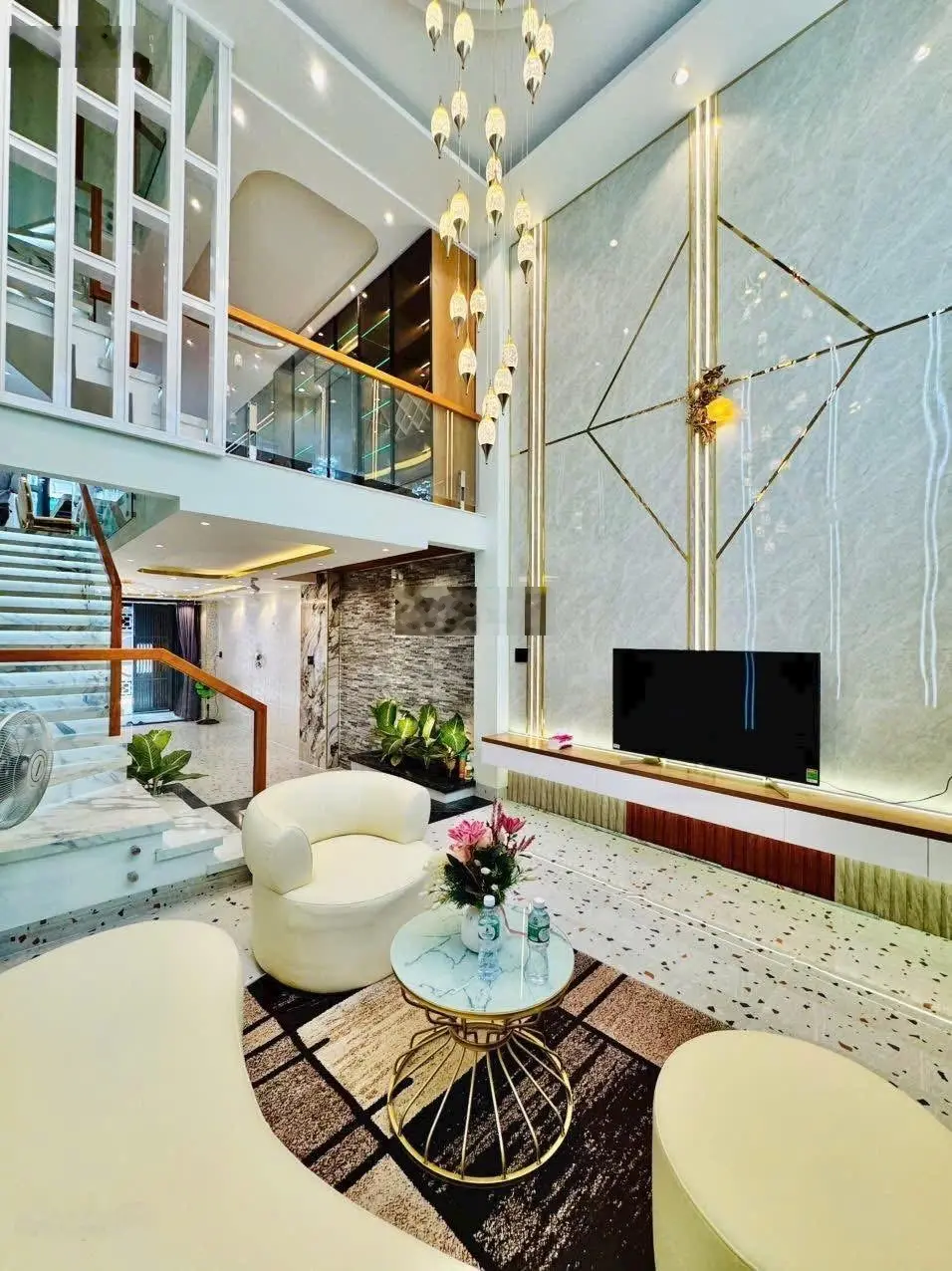 Chính chủ bán nhà Nguyễn Thị Minh Khai P5 Q3. DT 80,6m2 giá 4tỷ290 gần hồ Con Rùa. Cho thuê 30tr/th