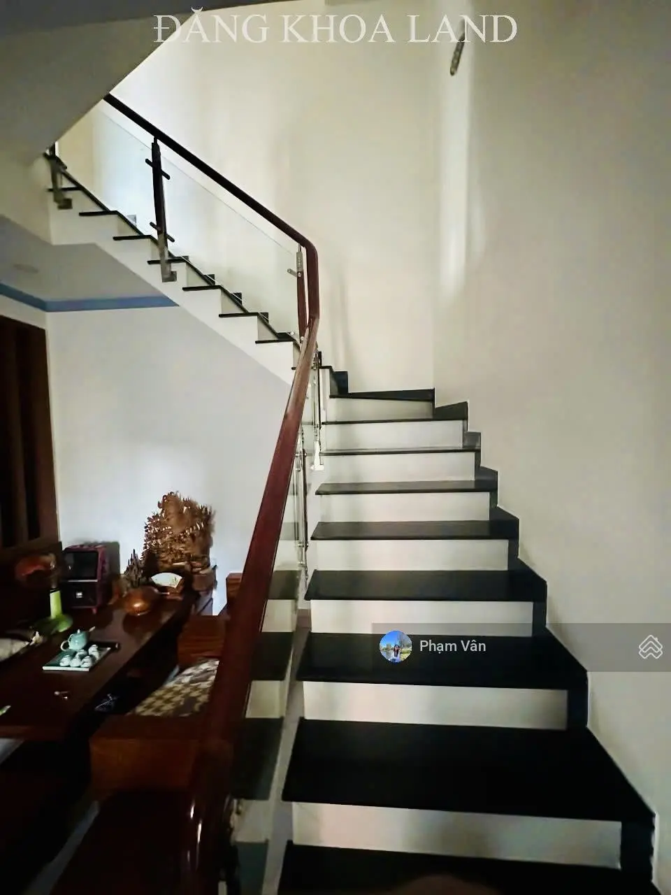 Nhà đẹp 3 Tầng kiên cố- TK hiện đại-gần Trường Đào Sơn Tây - đường ô tô quay đầu - DTs 150m2