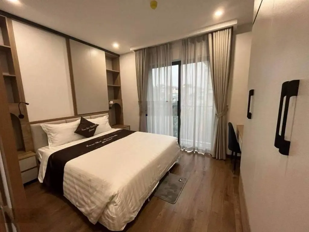 Bán Tòa CHDV Mặt phố Yên Hoa - 101m2 x 9T - Tầng hầm Thang máy - Trọn view Hồ Tây