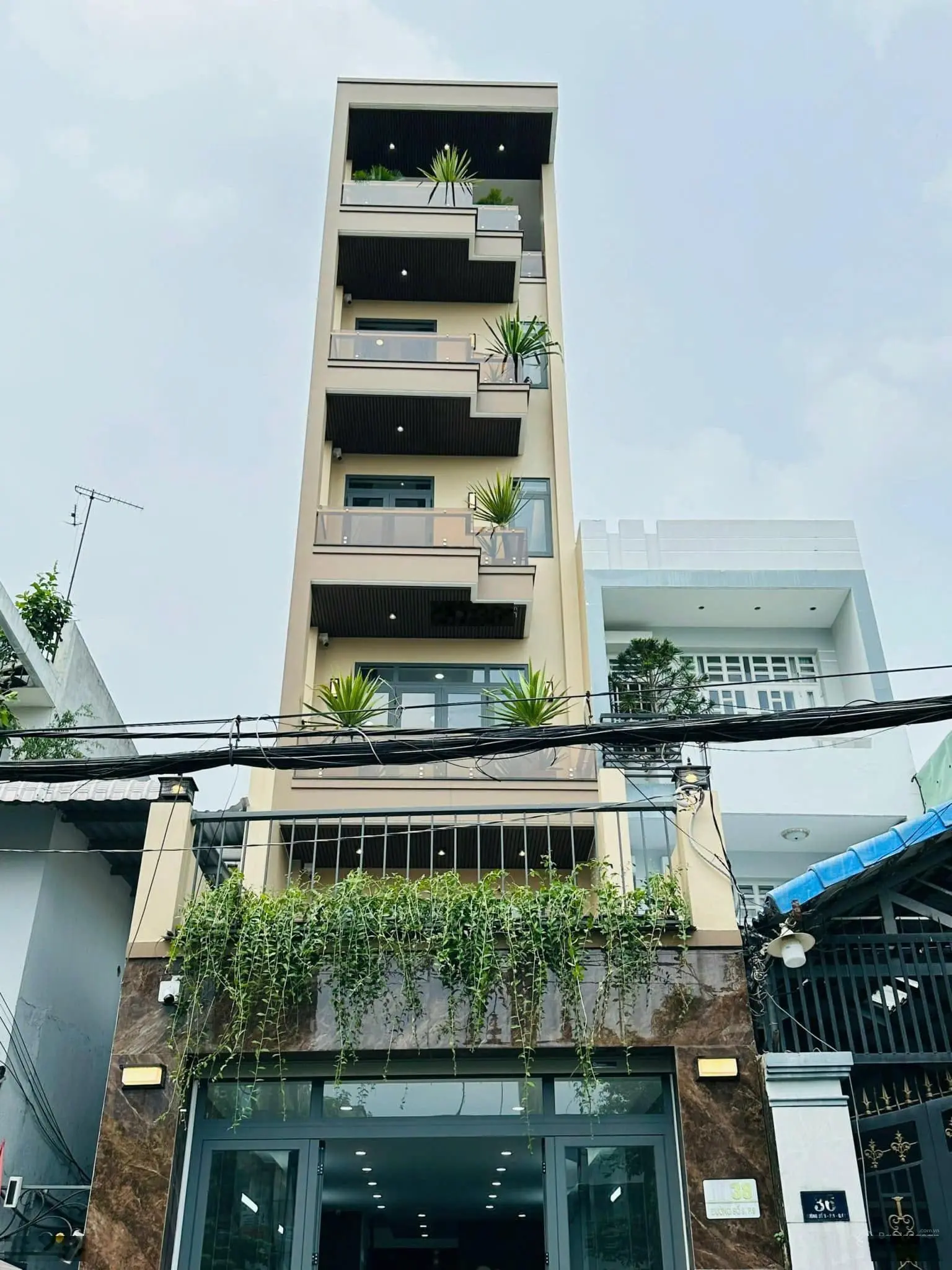 Giá 6 tỷ 990. cuối năm ngộp tiền bán nhà nguyễn văn nguyễn , q1. hxh. tiện ích xung quanh