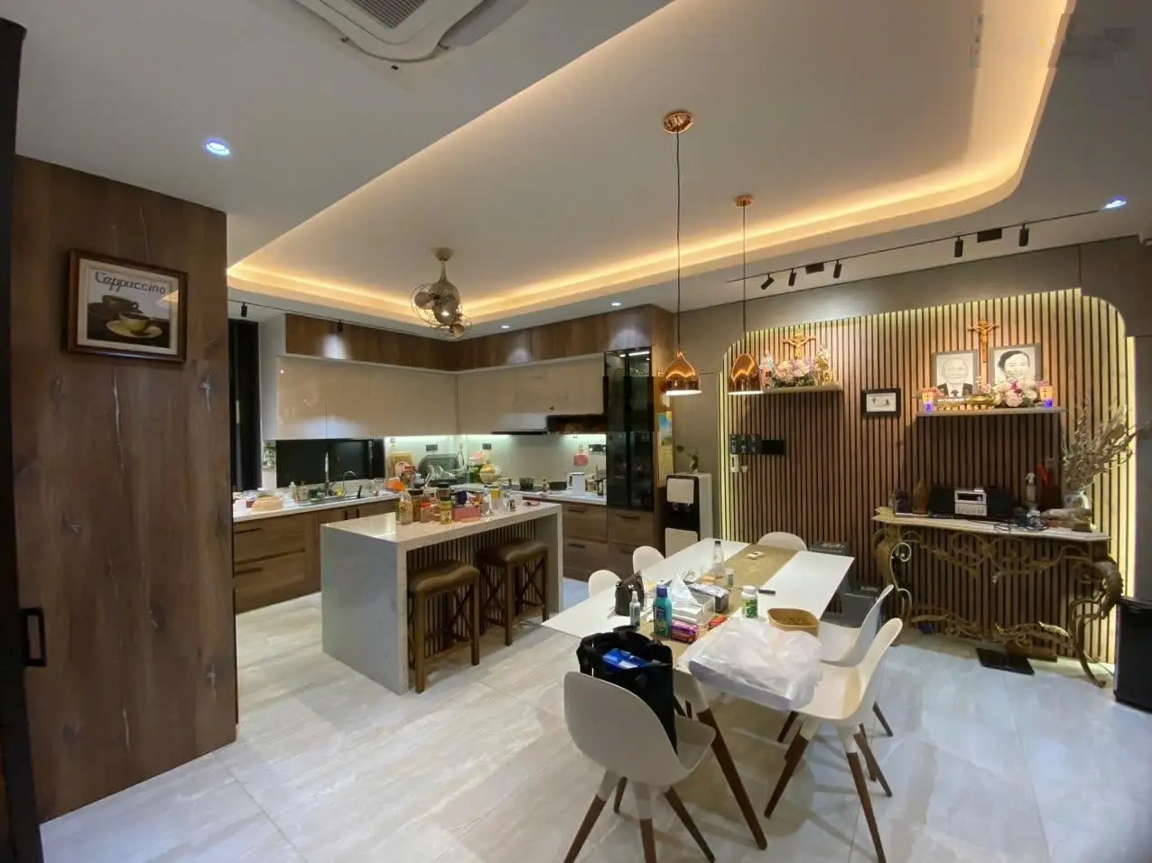 Nhà đẹp mới XD, có thang máy, ngay công viên HVT, gần sân bay, Đ. Phạm Văn Hai, TB, DT 6,85x9,2m