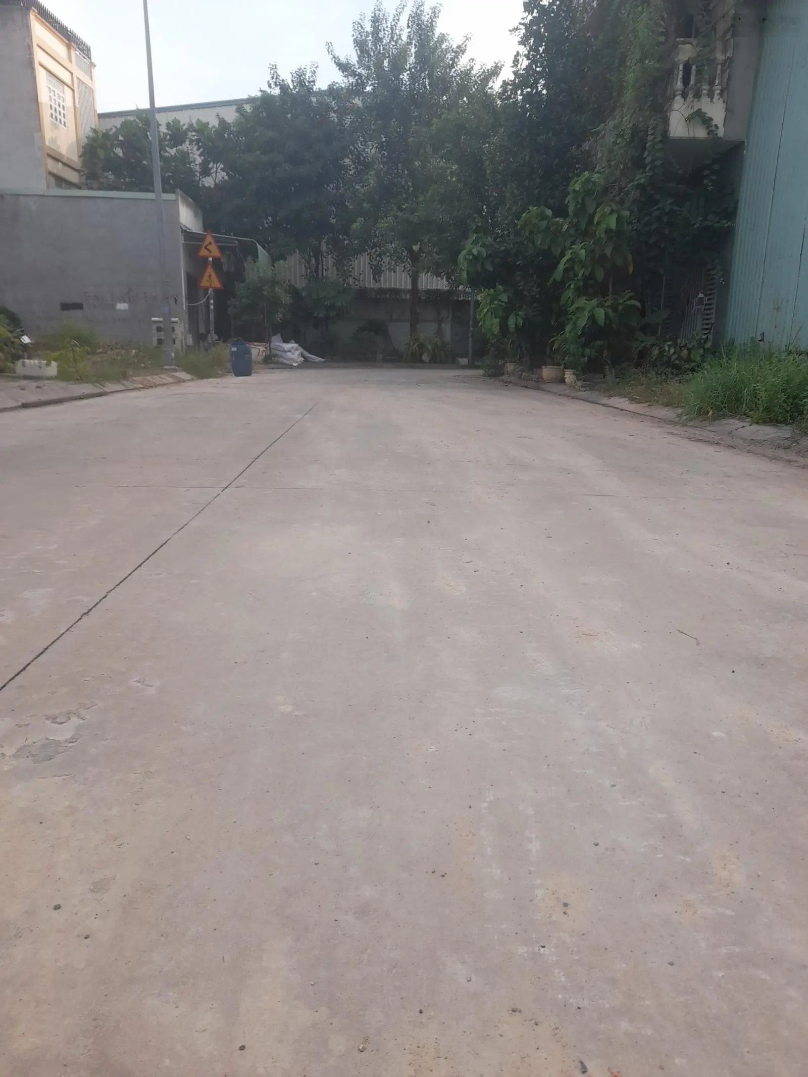 Bán nền đất đường N5 khu trung tâm thương mại Sóng Thần Dĩ An Bình Dương LH 0937 147 ***