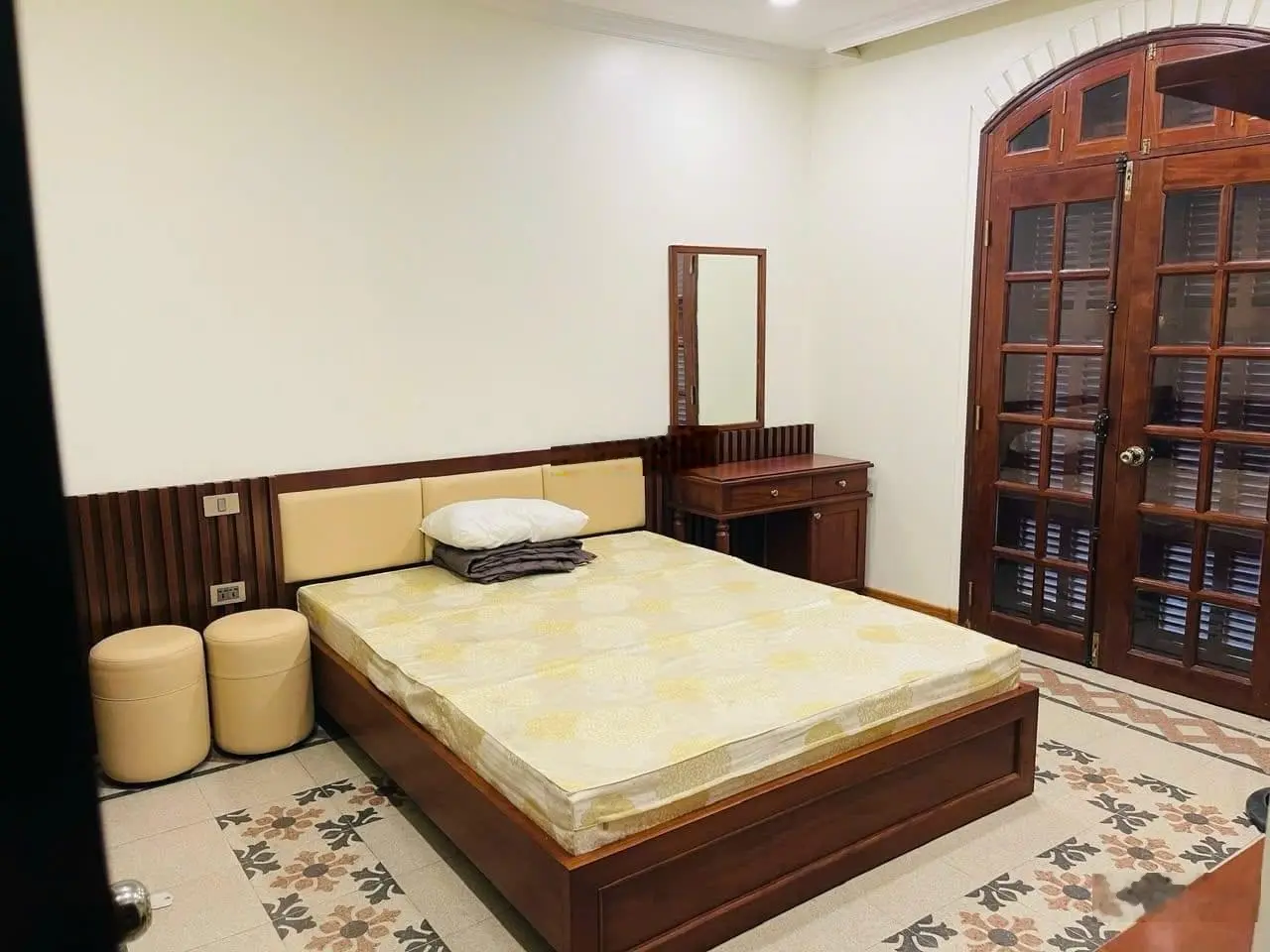 Bán nhà phố Xuân Diệu 120m2 MT 8m x 6 tầng giá 24,5 tỷ
