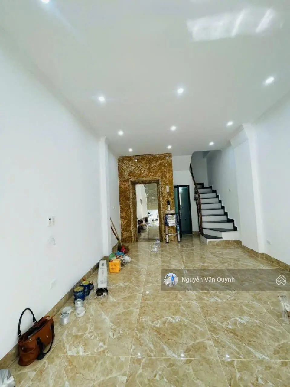 Anh trai chuyển lên chung cư bán nhà mặt phố Lạc Long Quân 7 tầng, thang máy, kinh doanh sầm uất
