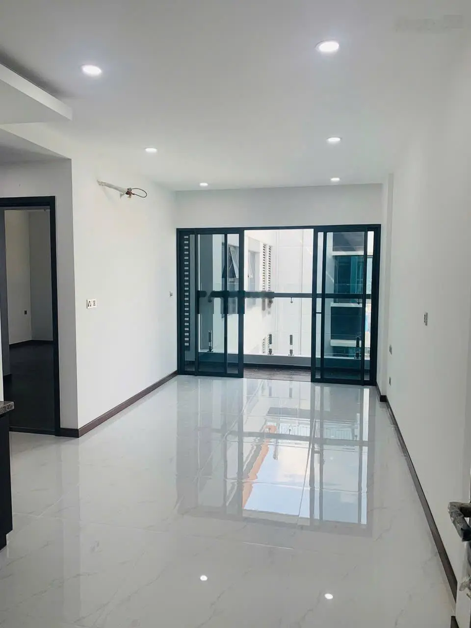 Bán căn hộ Cao cấp Res Green Tower, 2PN 2WC, ban công- Có Sổ Hồng- Bán gấp giá rẻ hơn thị trường