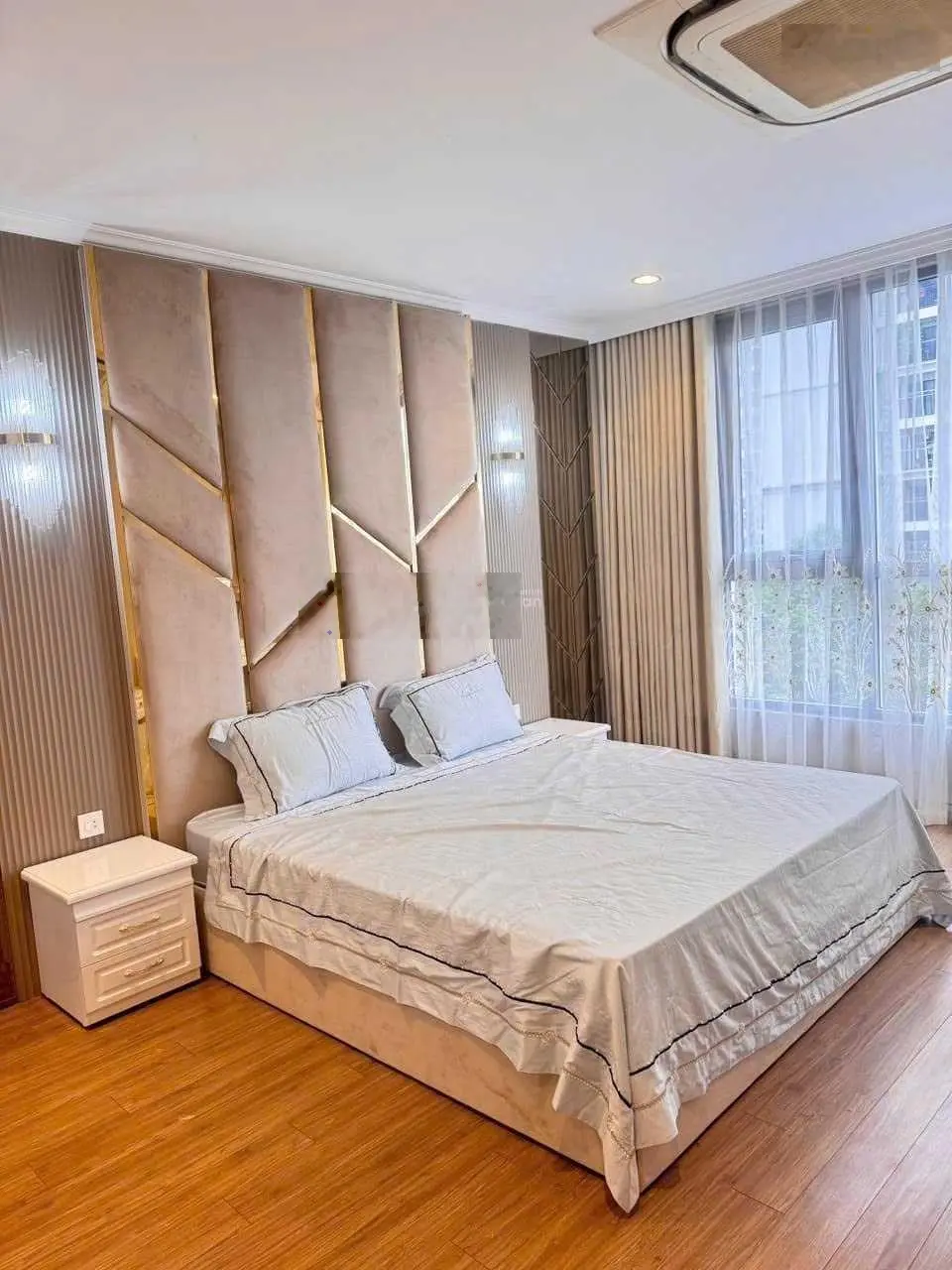 Em bán gấp căn góc 3PN - Times City, tầng trung, ban công Đông Nam, diện tích 105m2 giá chỉ 8 tỷ
