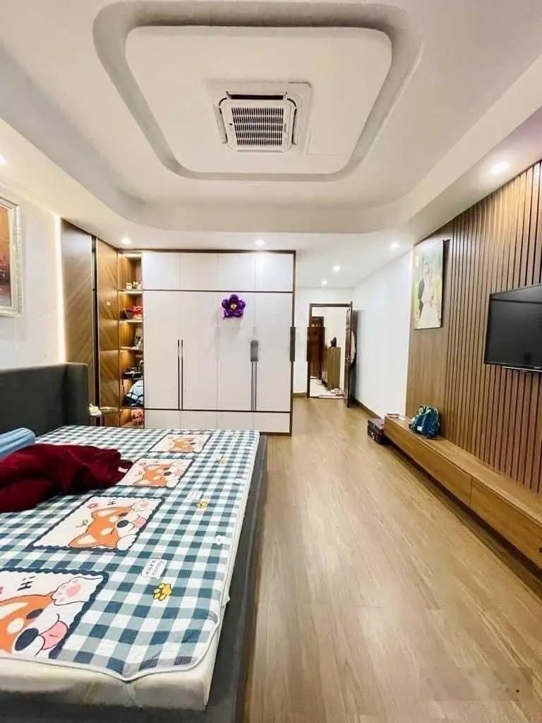 Bán nhà Văn Quán - 7 chỗ vào nhà - lô góc 3 thoáng - vài bước ra hồ - 9.75 tỷ