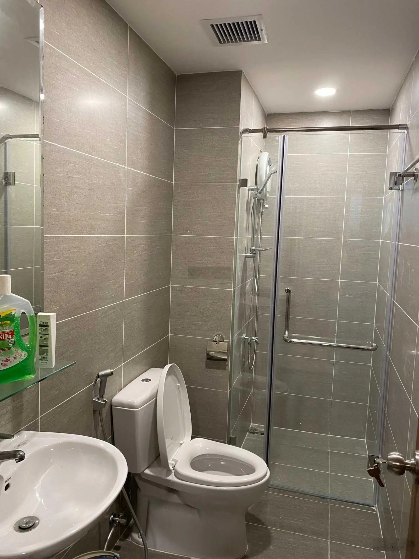 Bán căn hộ Pegasuite 60m2: 2PN 1WC, nhà rèm máy lạnh, tầng 18 view quận 1 - 0909 407 949