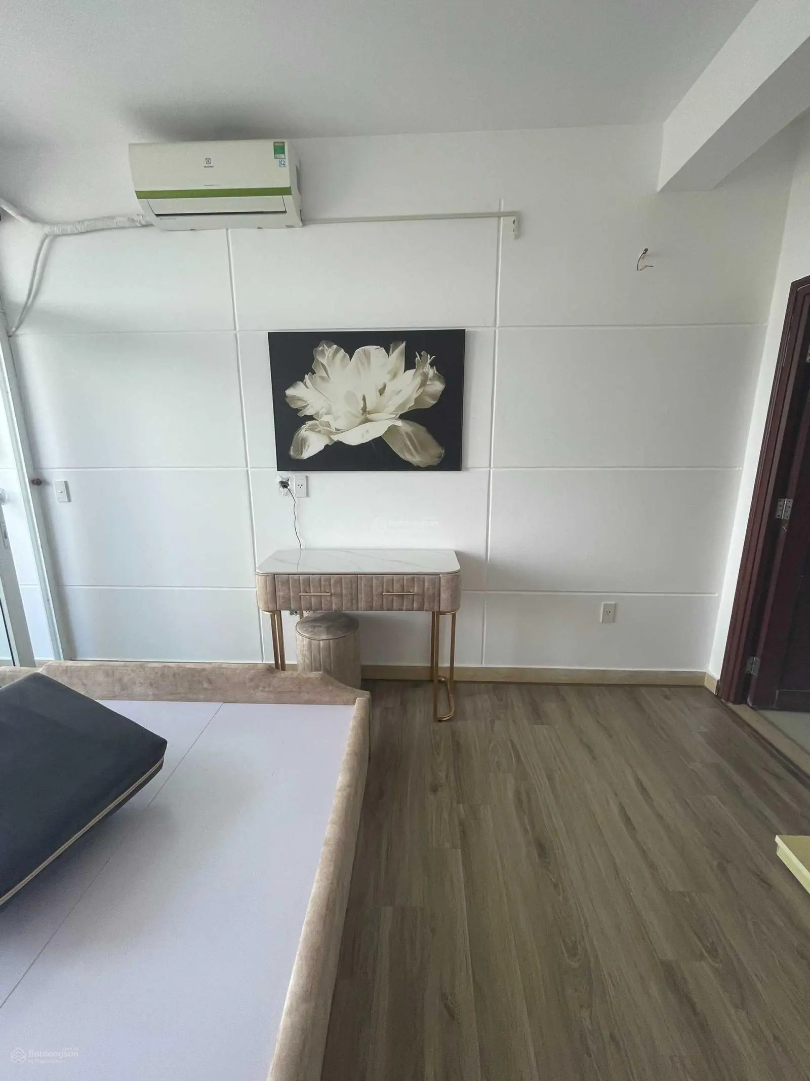 Có lốt ô tô, có hỗ trợ cho vay trả góp. Chung cư Kim Trường Thi, LH: 0948 477 ***