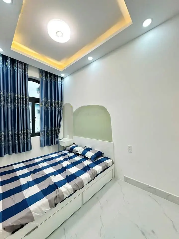 Thanh lý gấp nhà Hoàng Sa, Quận 3. DT 60m2, LH Như 0766372453, hẻm xe hơi rộng