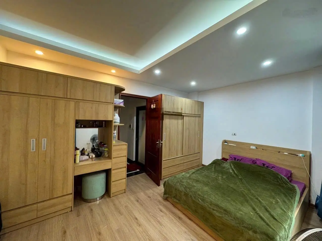 Chính chủ gửi bán nhà mặt ngõ nhà nước - Thượng Thanh - Long Biên , full Nội Thất , gần oto tránh .