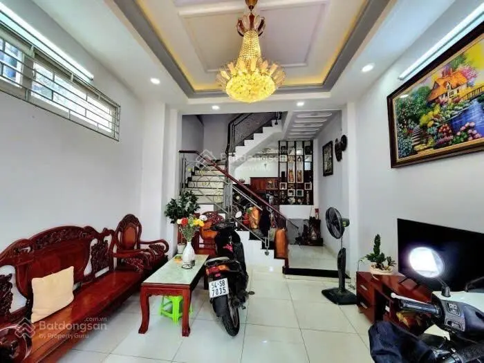 Nhà đẹp , bình thạnh 47m2 ( 4* 11,7) , 4 tầng _ hẻm xe hơi _ giá 7,2 tỷ _ gần trung tâm bà chiểu